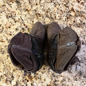 Brown Western Ankle Boots with Black Embellishments Size 9.5